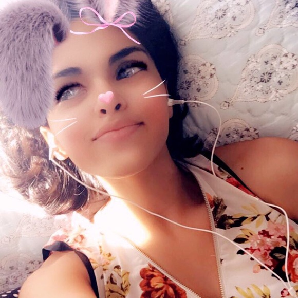 Meet your Posher, Raquel - Picture 1 of 1